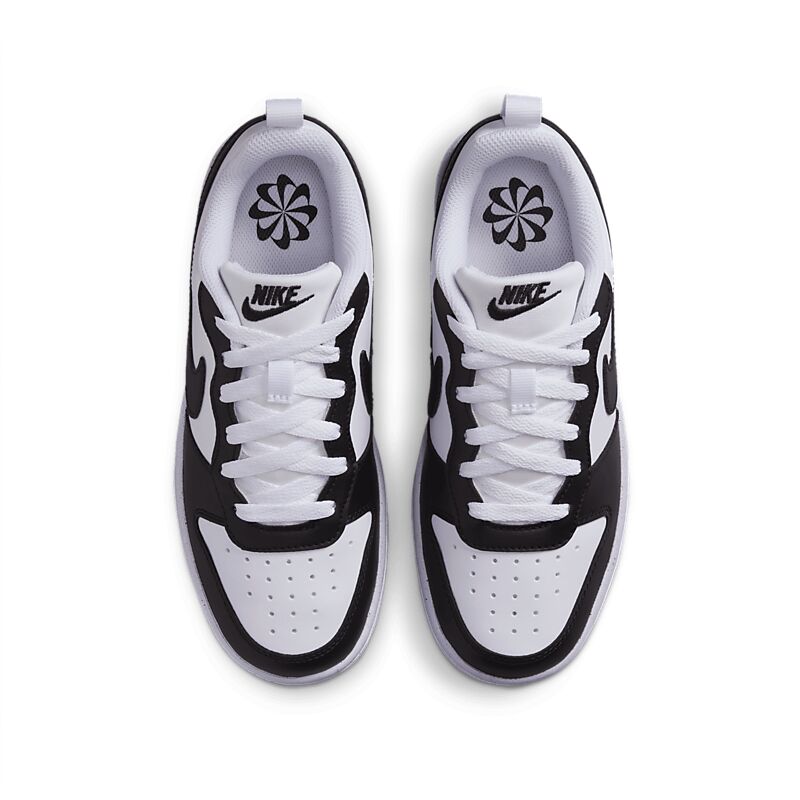 NIKE J Court Borough Low Rec Gs på
