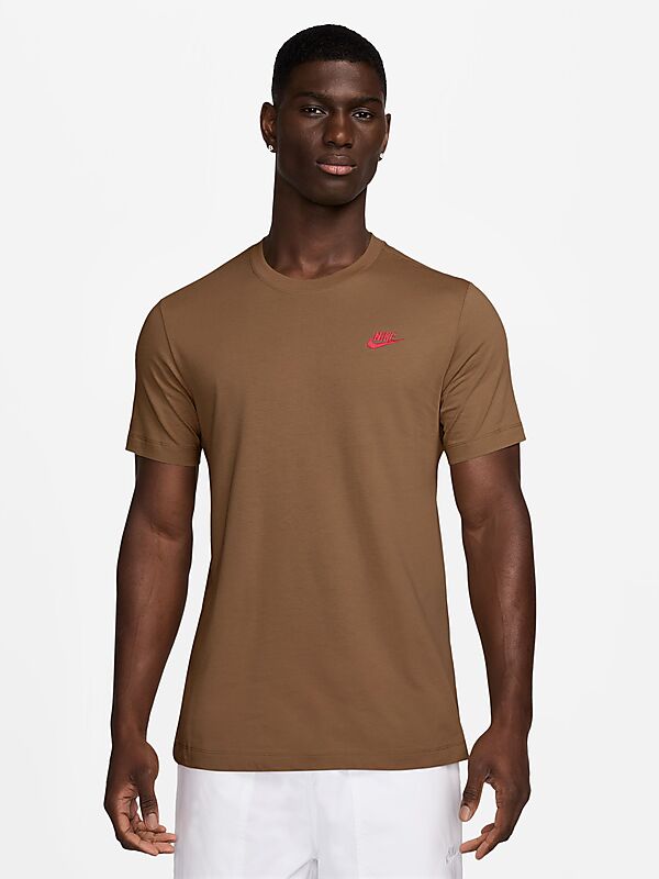 NIKE M Club Tee på