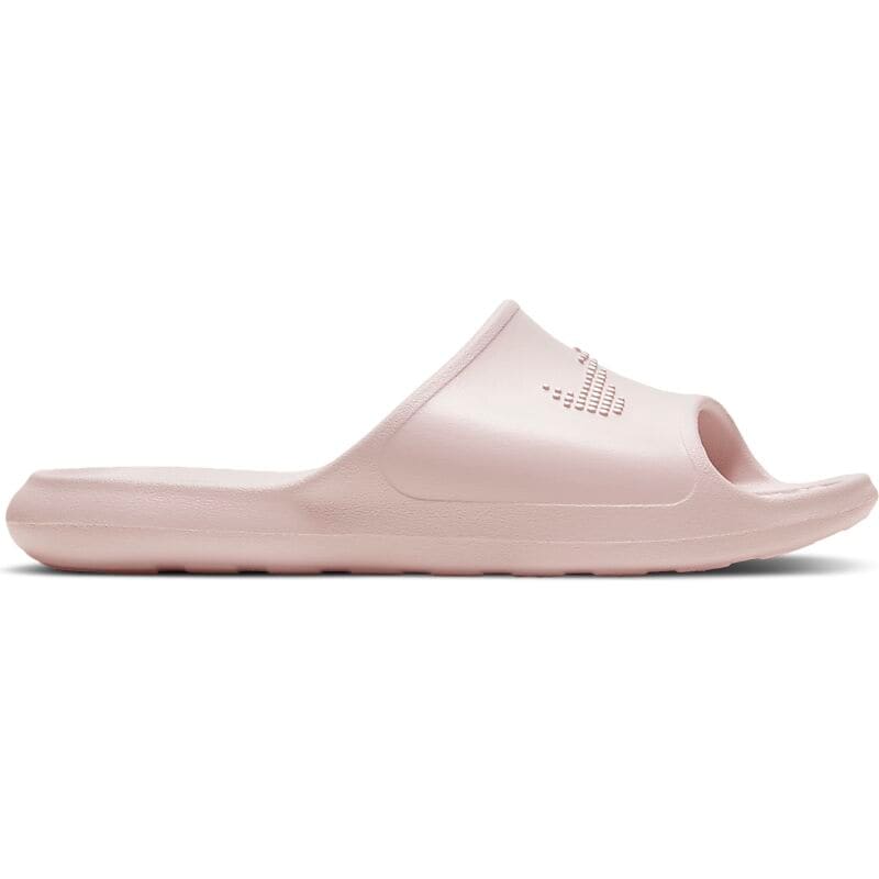 NIKE W Victori One på
