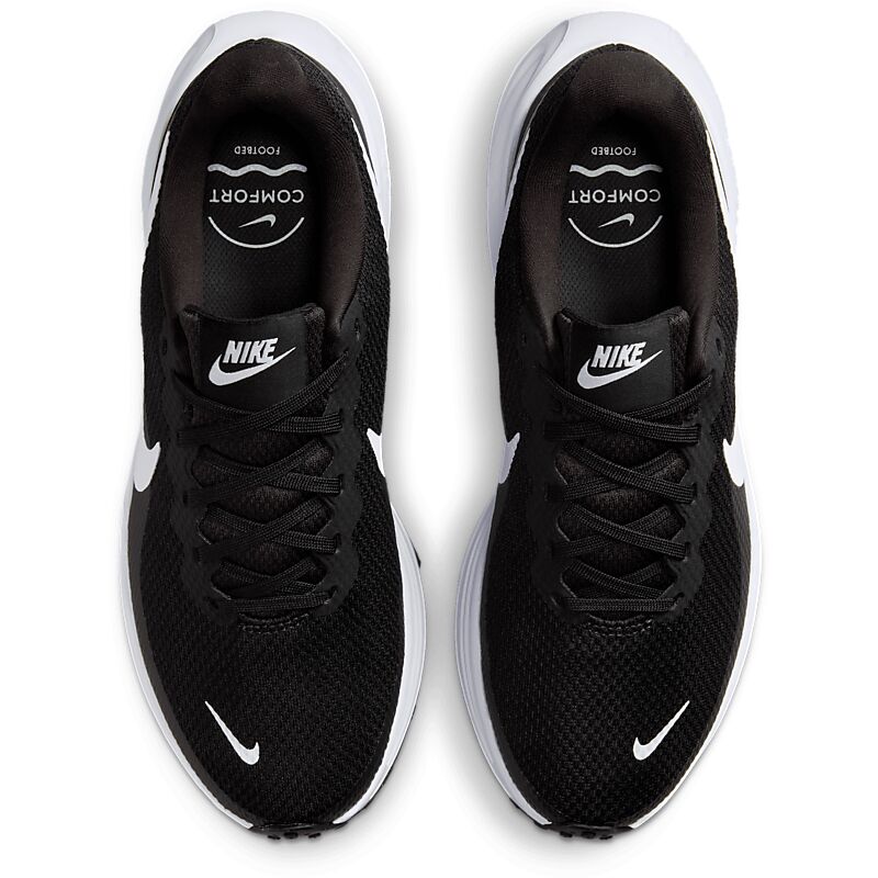 NIKE W Revolution 8 på