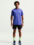 NIKE M NK DFADV STRIDE SS TOP på