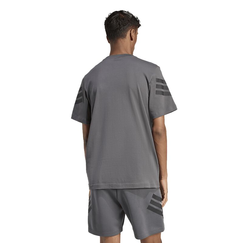 ADIDAS M Fi 3s Reg Tee på