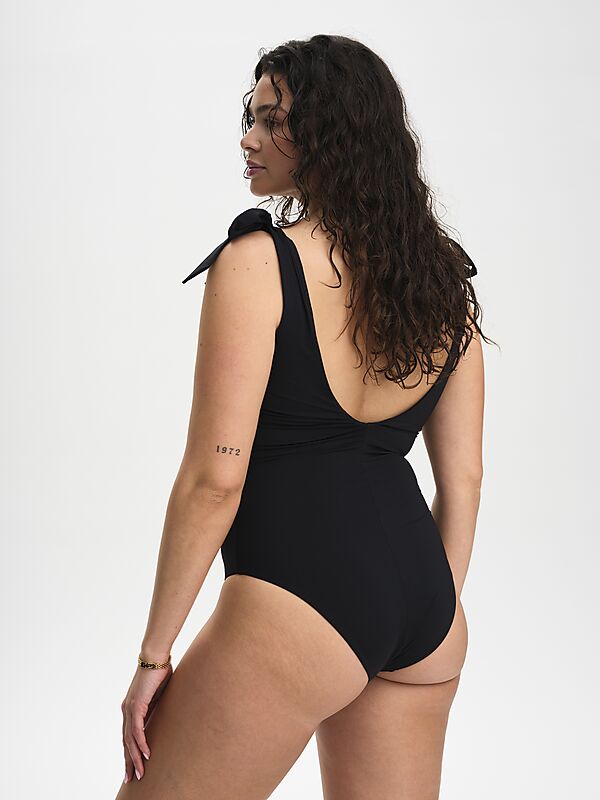 SOC W BEACH BOW SUIT på