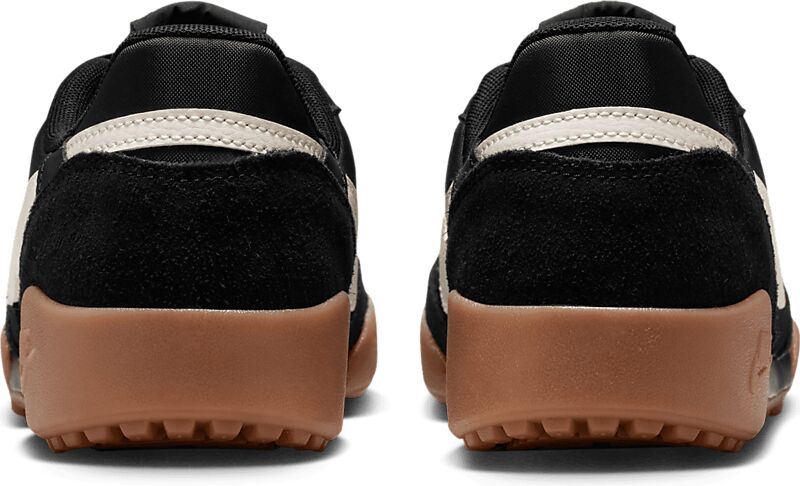 NIKE W Terra Manta Suede på