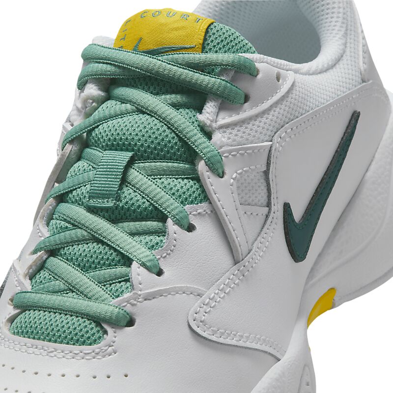 NIKE Nikecourt Jr. Lite på
