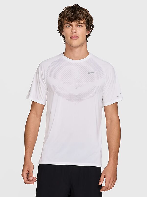 NIKE M Nk Dfadv Stride Ss Top på