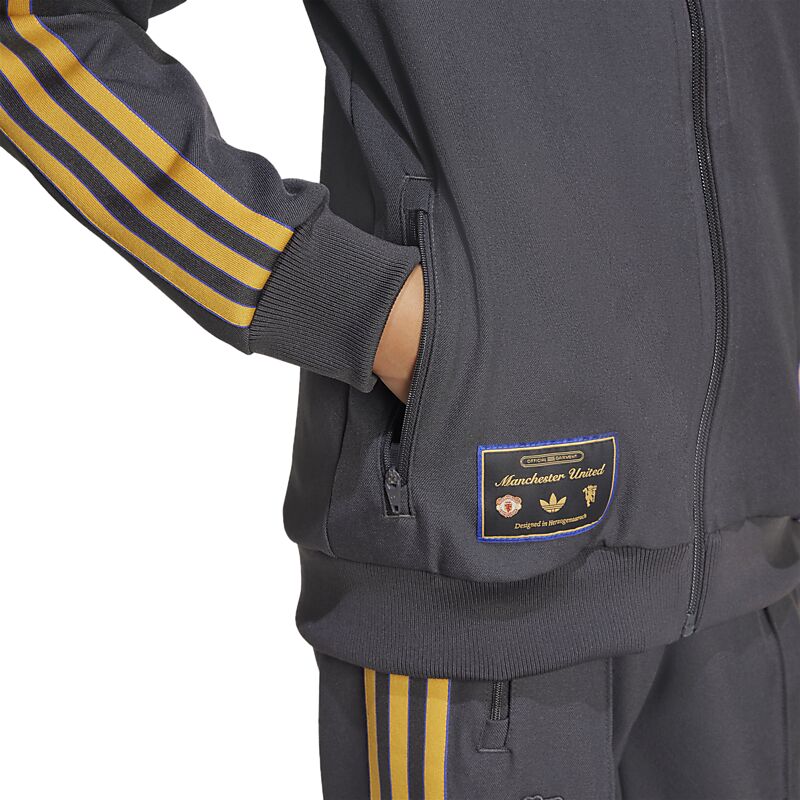 ADIDAS ORIGINALS Mufc Icon Tt Y på
