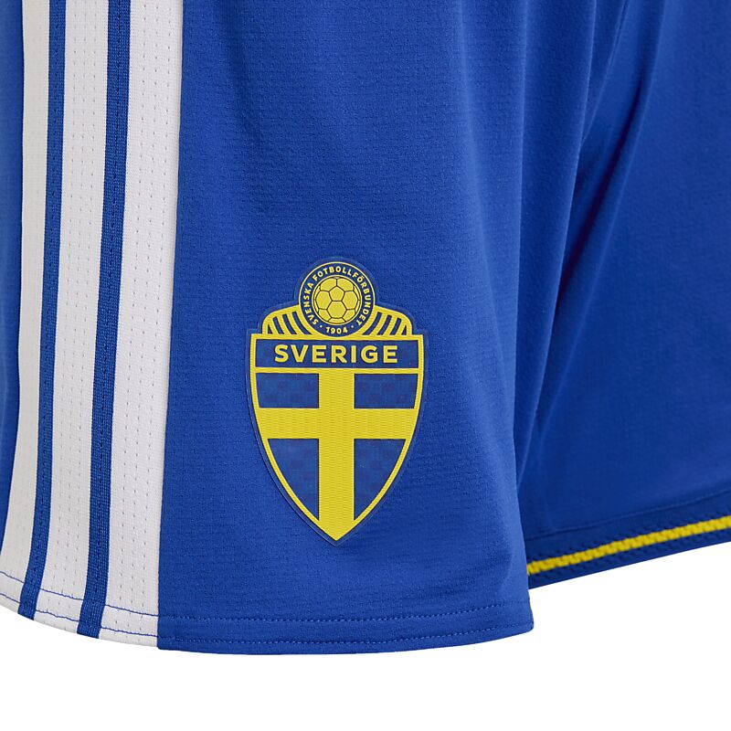 ADIDAS SVFF H SHO AU W på