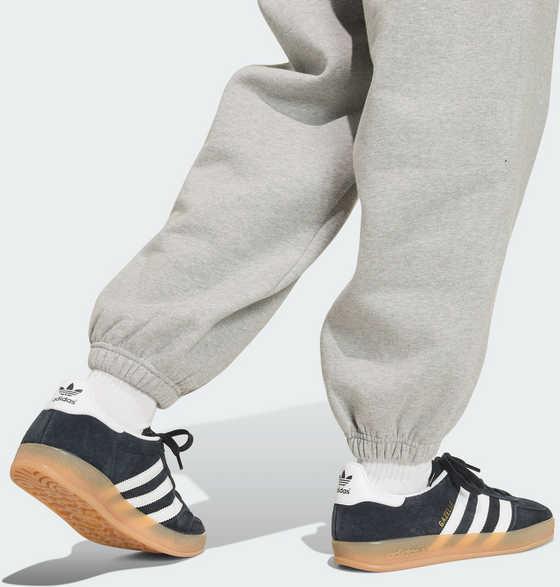 ADIDAS ORIGINALS Adidas Originals Essentials Loose Fleece Joggingbyxor på
