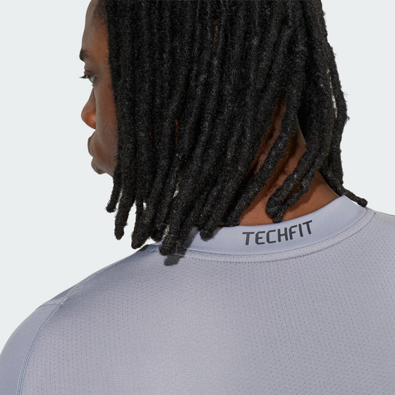 ADIDAS Adidas Techfit Compression Training T-shirt på