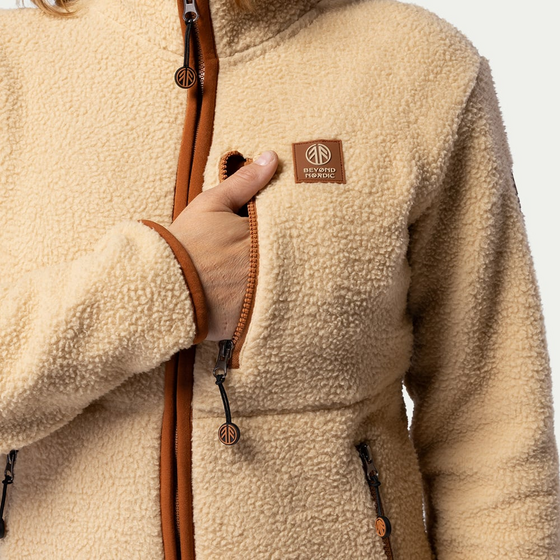 BEYOND NORDIC Bn308 Retro Pile Jacket Women's på