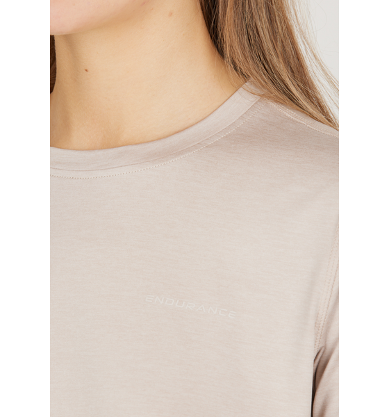 ENDURANCE Maje T-shirt på
