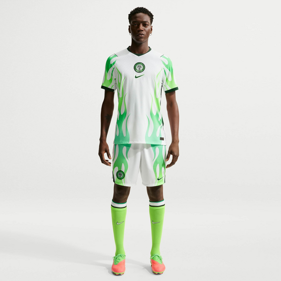 NIKE Men's Aero-fit Football Authentic Jersey Nigeria 2026 Match Away på