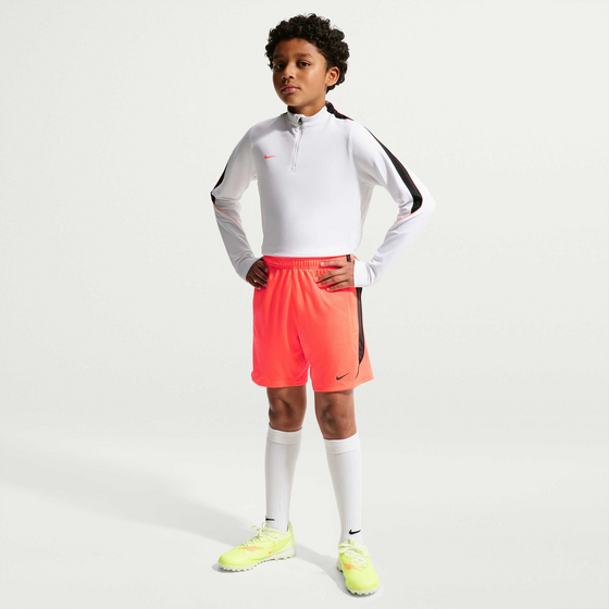 NIKE Older Kids' Dri-fit Football Shorts Strike på