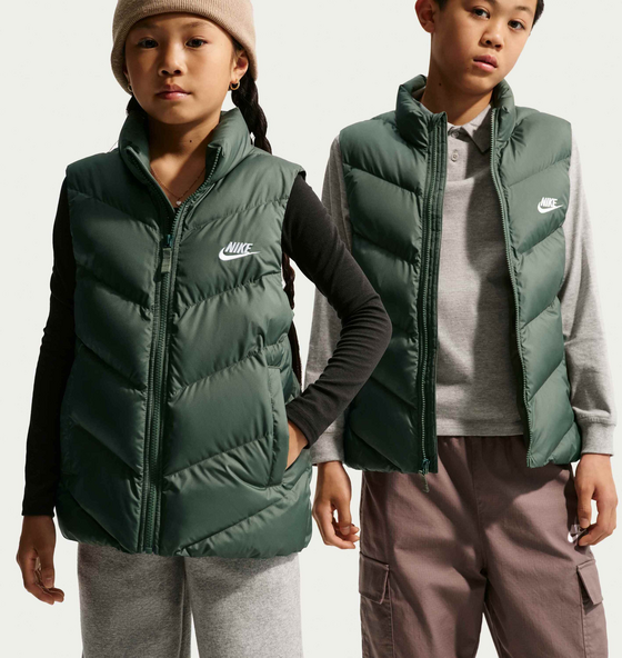 NIKE Older Kids' Therma-fit Loose-fit Puffer Gilet Sportswear All Day Play på