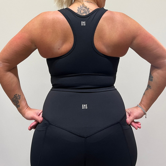 SHE DID Scrunch Sport-bh Svart på