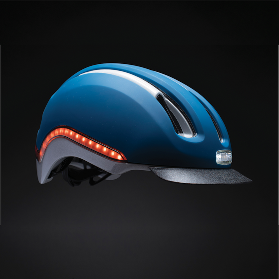 NUTCASE Vio Commute Navy Gloss Mips Light Helmet på