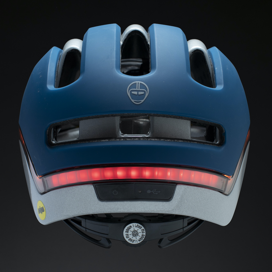 NUTCASE Vio Commute Navy Gloss Mips Light Helmet på