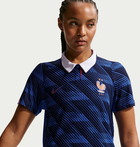 NIKE Women's Aero-fit Football Shirt France National Team 2026 Match Home på