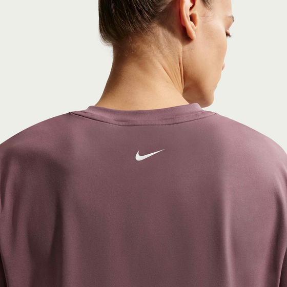 NIKE Women's Loose T-shirt Pro på
