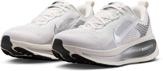 NIKE Women's Road Running Shoes Vomero 18 på