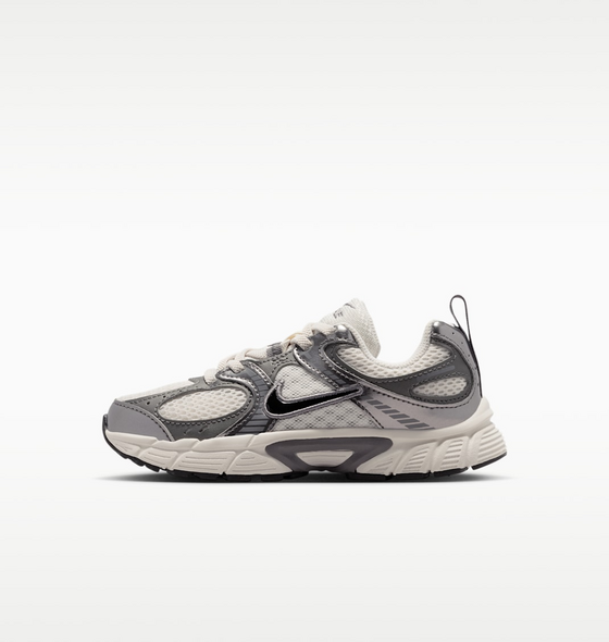 NIKE Younger Kids' Shoes V5 Rnr på