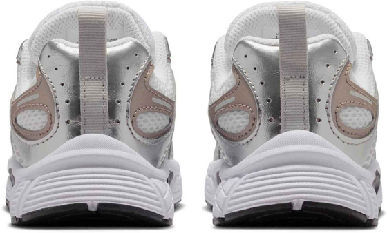 NIKE Younger Kids' Shoes V5 Rnr på