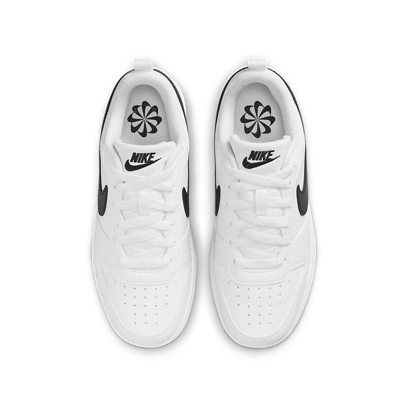 NIKE J Court Borough Low Rec Gs på