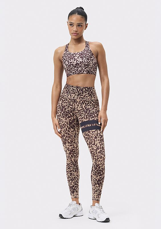 STRONGER Bounce Sports Bra på