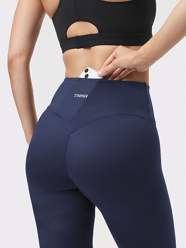 STRONGER The Signature One Leggings på