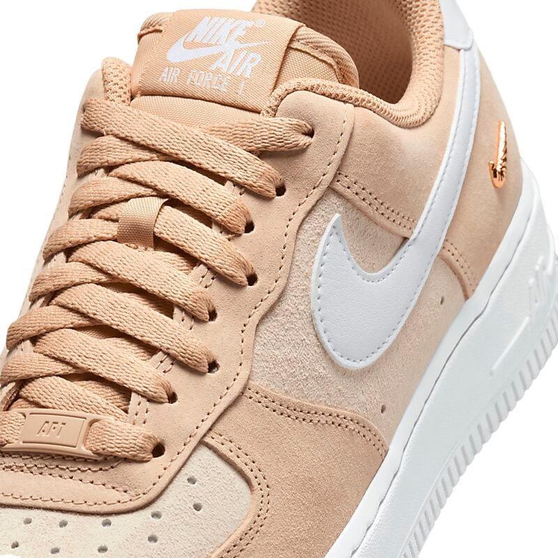 NIKE W AIR FORCE 1 '07 LOW SE på