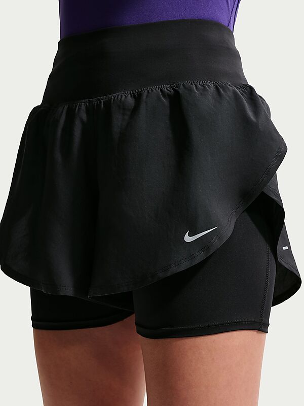 NIKE W TEMPO FLOW 2-IN-1 SHORTS på
