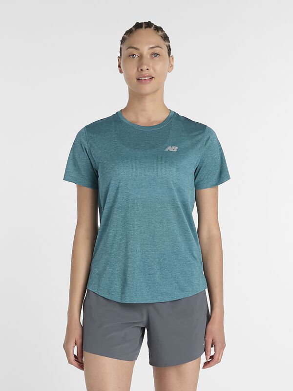 NEW BALANCE W Athletics Short Sleeve på