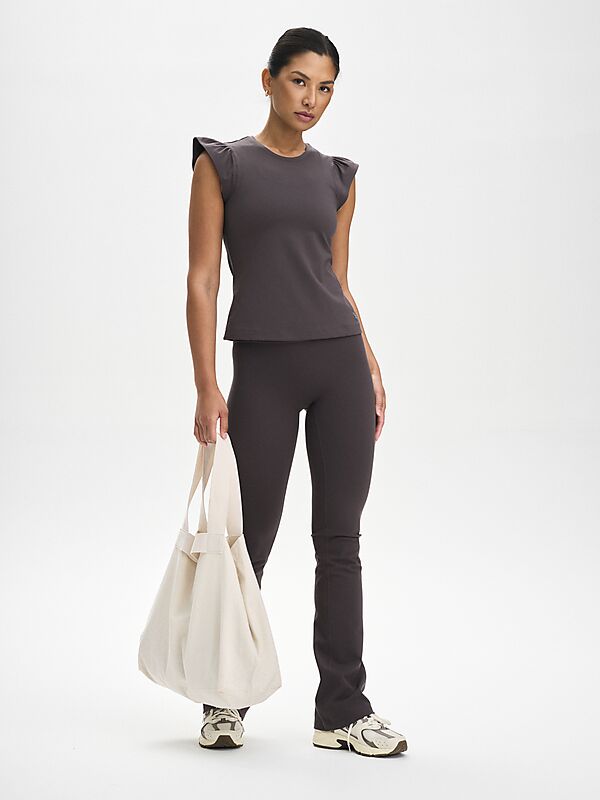 SOC W Soft Fitness Frill Top på