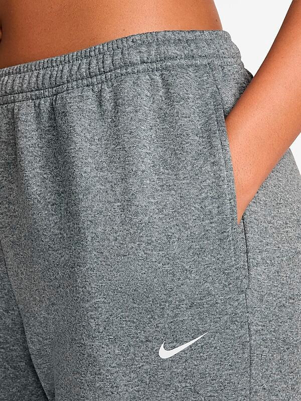 NIKE W NK TF STDO FLC SPT MR CF PNT på