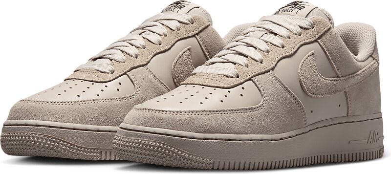 NIKE WMNS AIR FORCE 1 '07 på