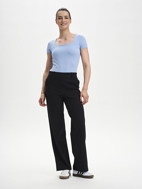 SOC W SOFT SQUARE TEE på