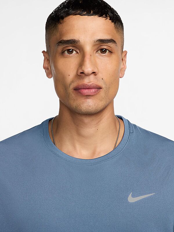 NIKE M Nike Dri-Fit Uv Mi på