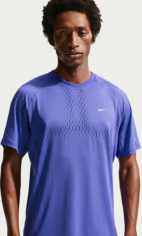 NIKE M NK DFADV STRIDE SS TOP på