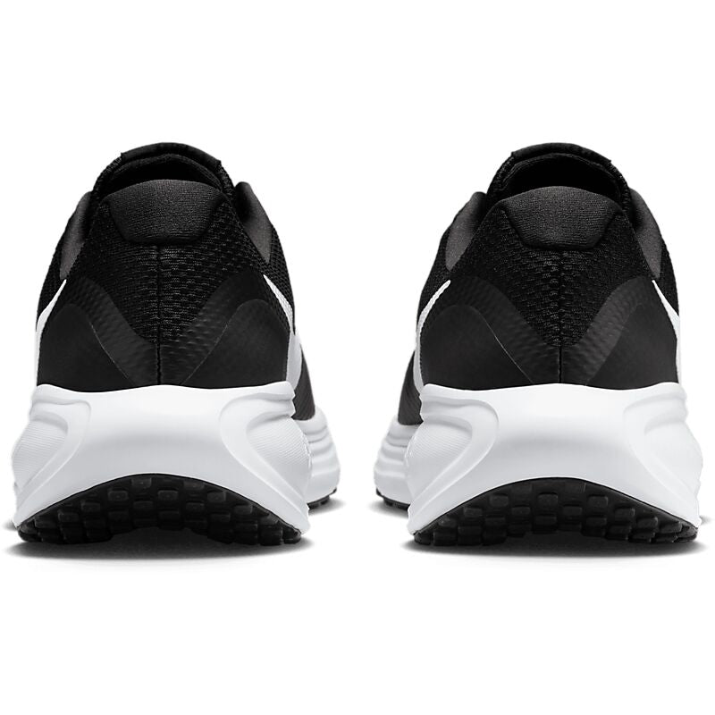 NIKE M Revolution 8 på
