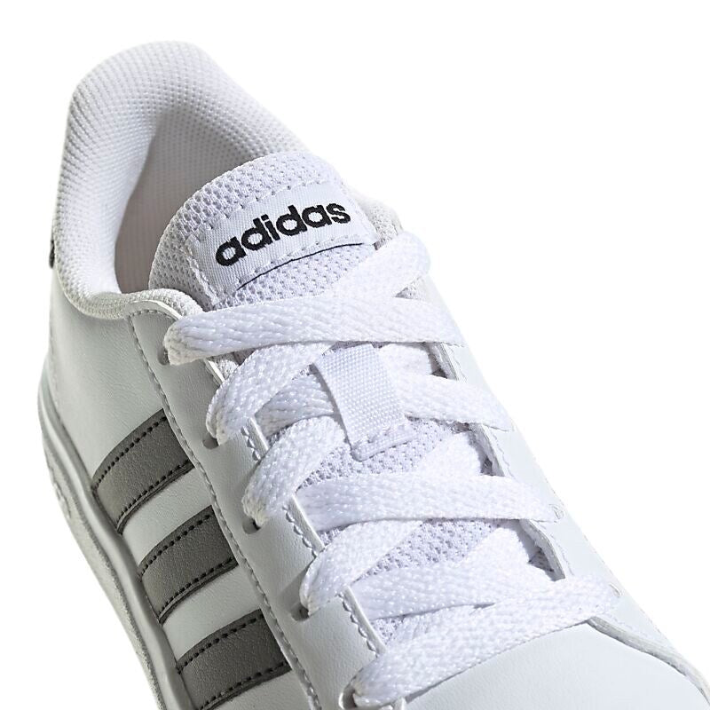 ADIDAS J Grand Court 2.0 K på