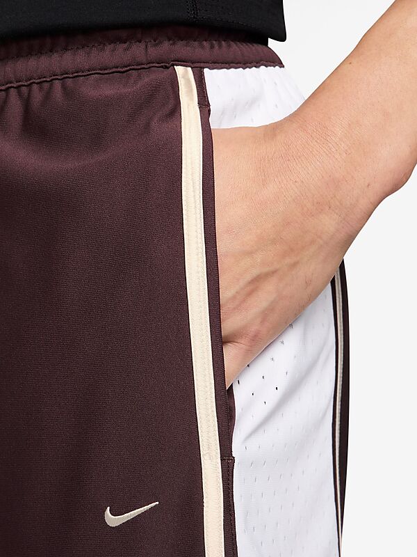 NIKE M STANDARD ISSUE SHORTS på