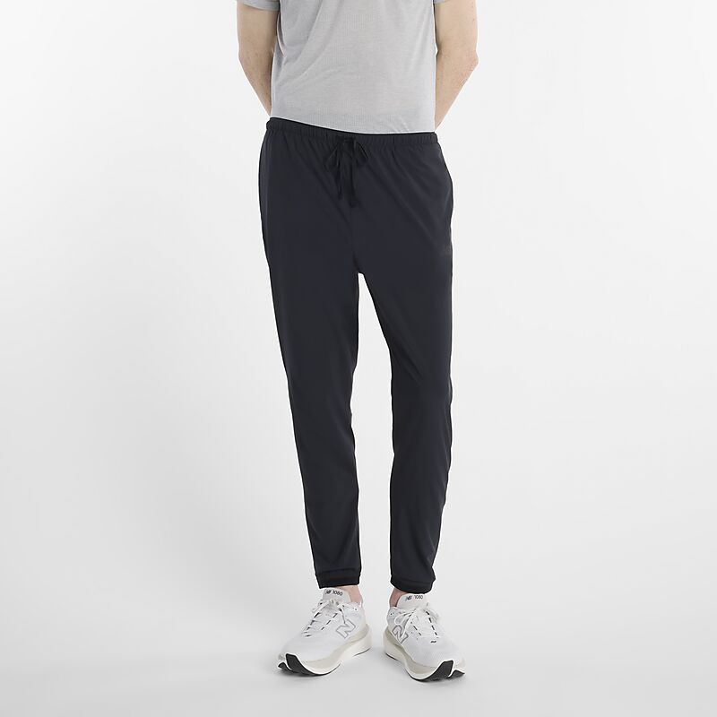 NEW BALANCE M RC ESSENTIAL JOGGER på