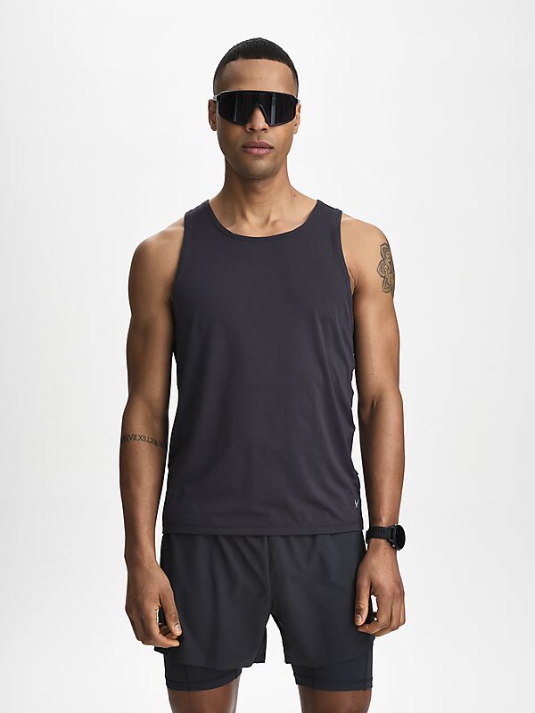 SOC M RUN AIRY SINGLET på
