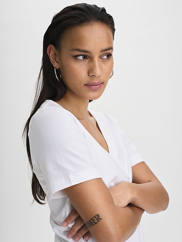 SOC W REGULAR FIT V-NECK TEE på